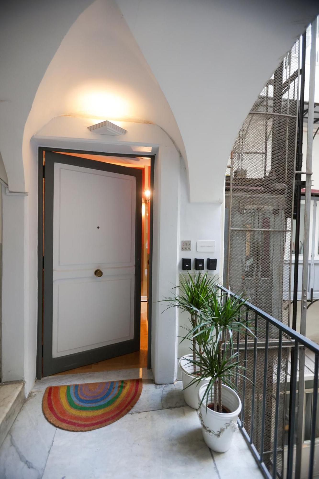 Alma De Chiaja - Design Suites & Apartments Napoli Dış mekan fotoğraf